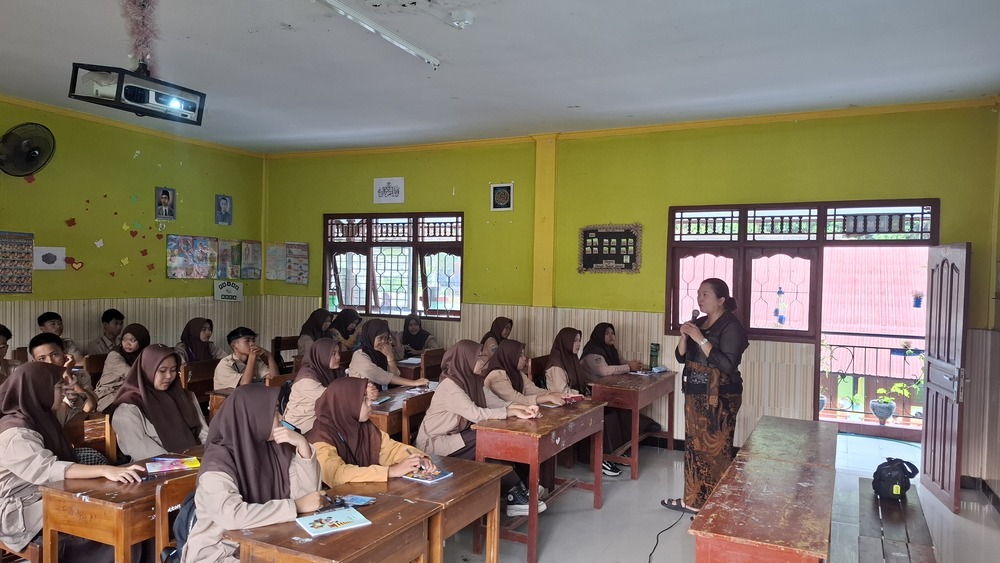 Paparkan Pentingnya Peran Generasi Muda Dalam Pemilu, Bawaslu Kabupaten Gianyar Datangi Madrasah 45 Gianyar.