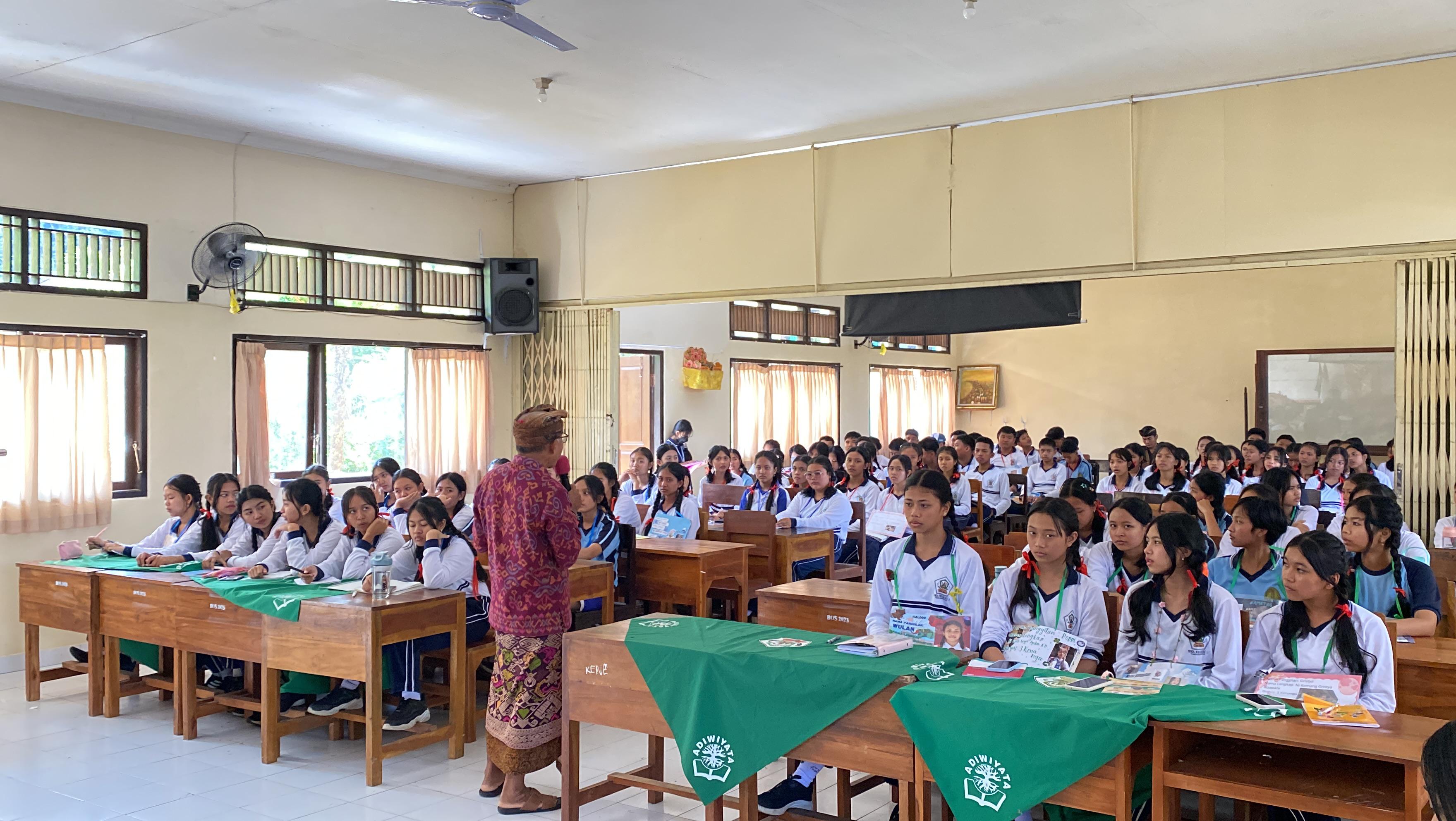Bangun Semangat Generasi Muda, Hartawan Tumbuhkan Kesadaran Akan Pentingnya Demokrasi 