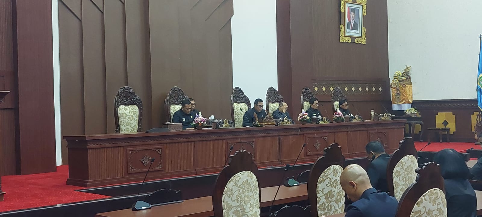 BAWASLU KABUPATEN GIANYAR HADIRI RAPAT PARIPURNA DPRD KABUPATEN GIANYAR SEBAGAI WUJUD SINERGI KELEMBAGAAN