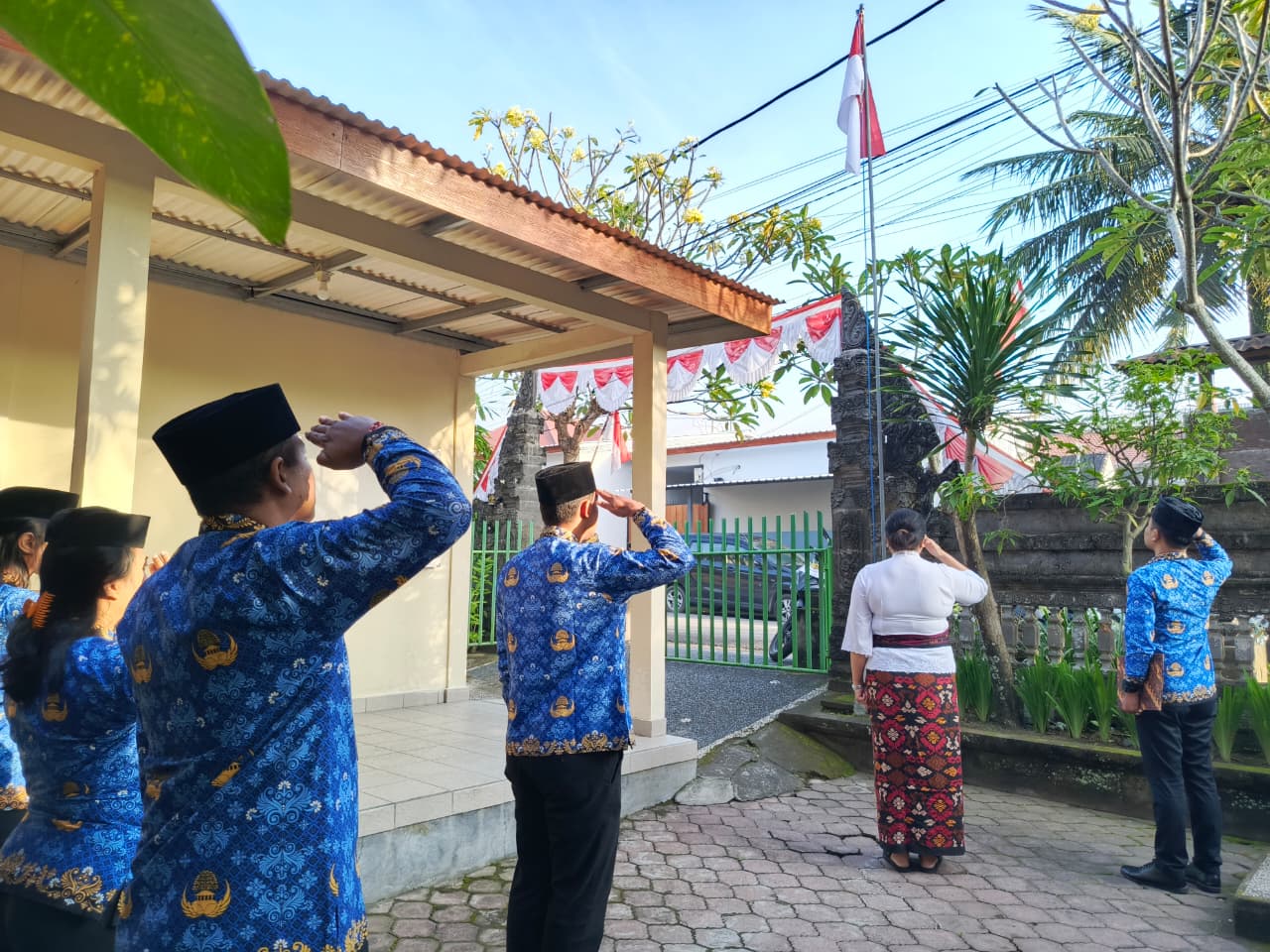 BAWASLU LAKASANAKAN UPACARA PERINGATAN HUT RI.