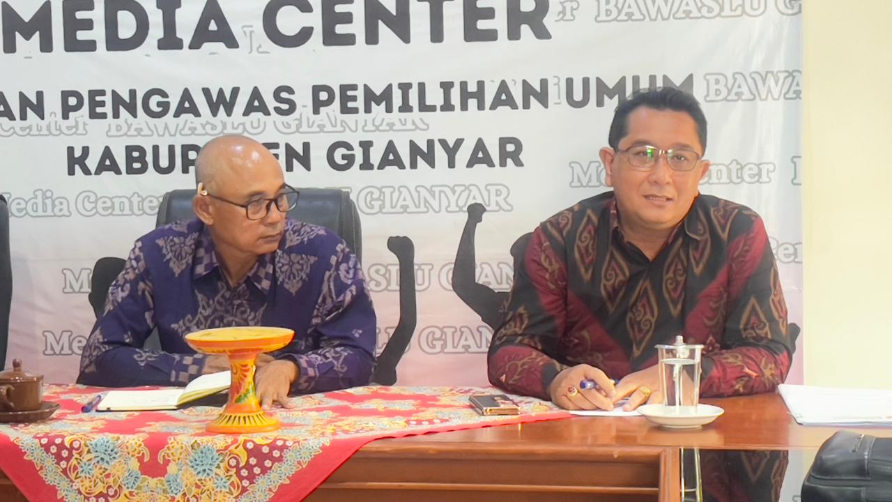 Bawaslu Gianyar Terima Supervisi Kepegawaian dari Bawaslu Provinsi Bali, Tekankan Kedisiplinan dan Penguatan SDM