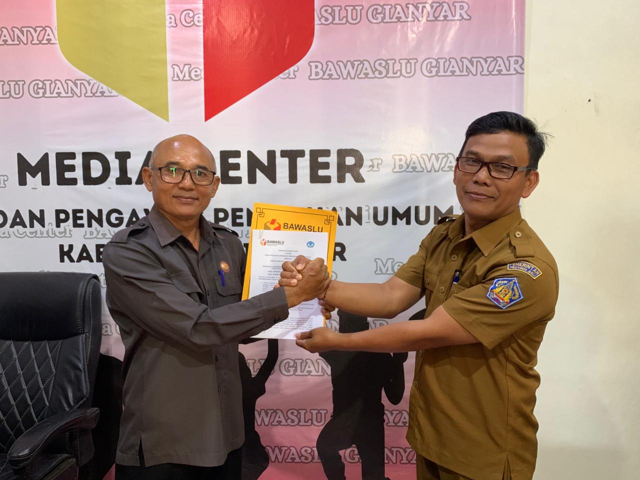 Bawaslu Gianyar dan SMA PGRI Blahbatuh Teken PKS, Perkuat Pendidikan Politik dan Pengawasan Partisipatif di Sekolah