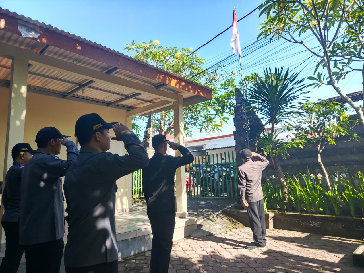 Apel Senin Pagi, Bawaslu Gianyar Bangun Semangat dan Disiplin Awal Pekan