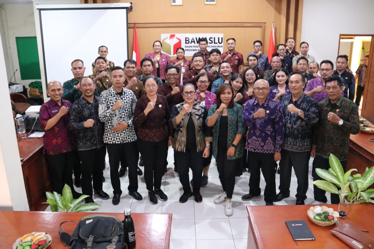 Bawaslu Gianyar Ikuti Rapat Evaluasi P2P Daring dan Penyusunan Laporan Akhir 2025: Perkuat Sinergi, Mantapkan Kualitas Pengawasan