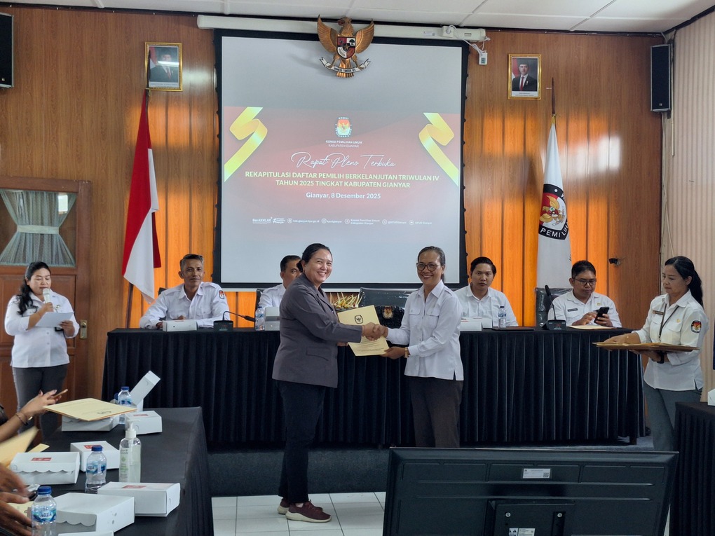 Bawaslu Gianyar Tekankan Akurasi Data Pemilih pada Pleno PDPB Triwulan IV