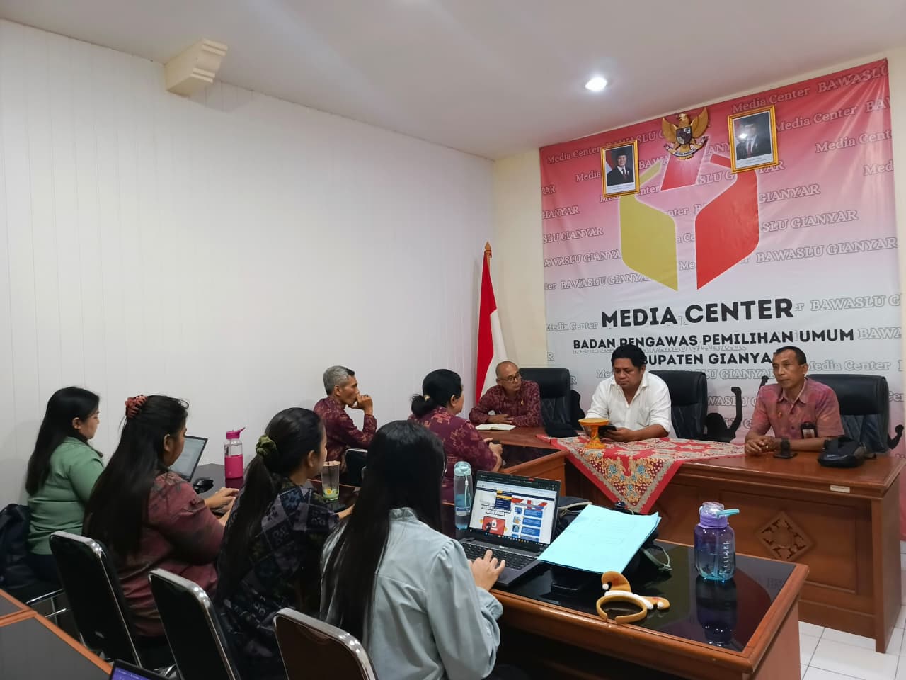 Sinergi Menuju Unit Kerja Mandiri, Bawaslu Gianyar Terima Monitoring Bawaslu Bali