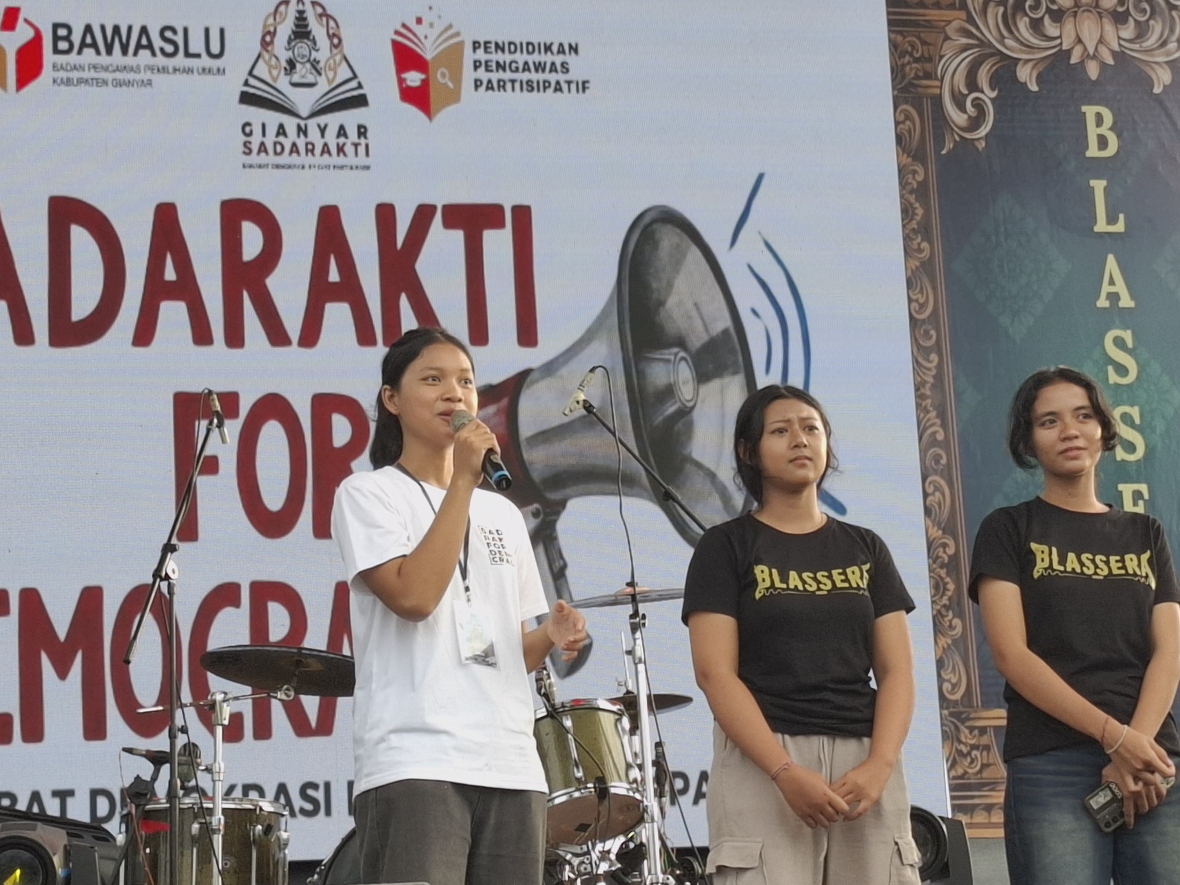SADARAKTI Guncang Panggung BLASSERA Lewat Pendidikan Demokrasi.