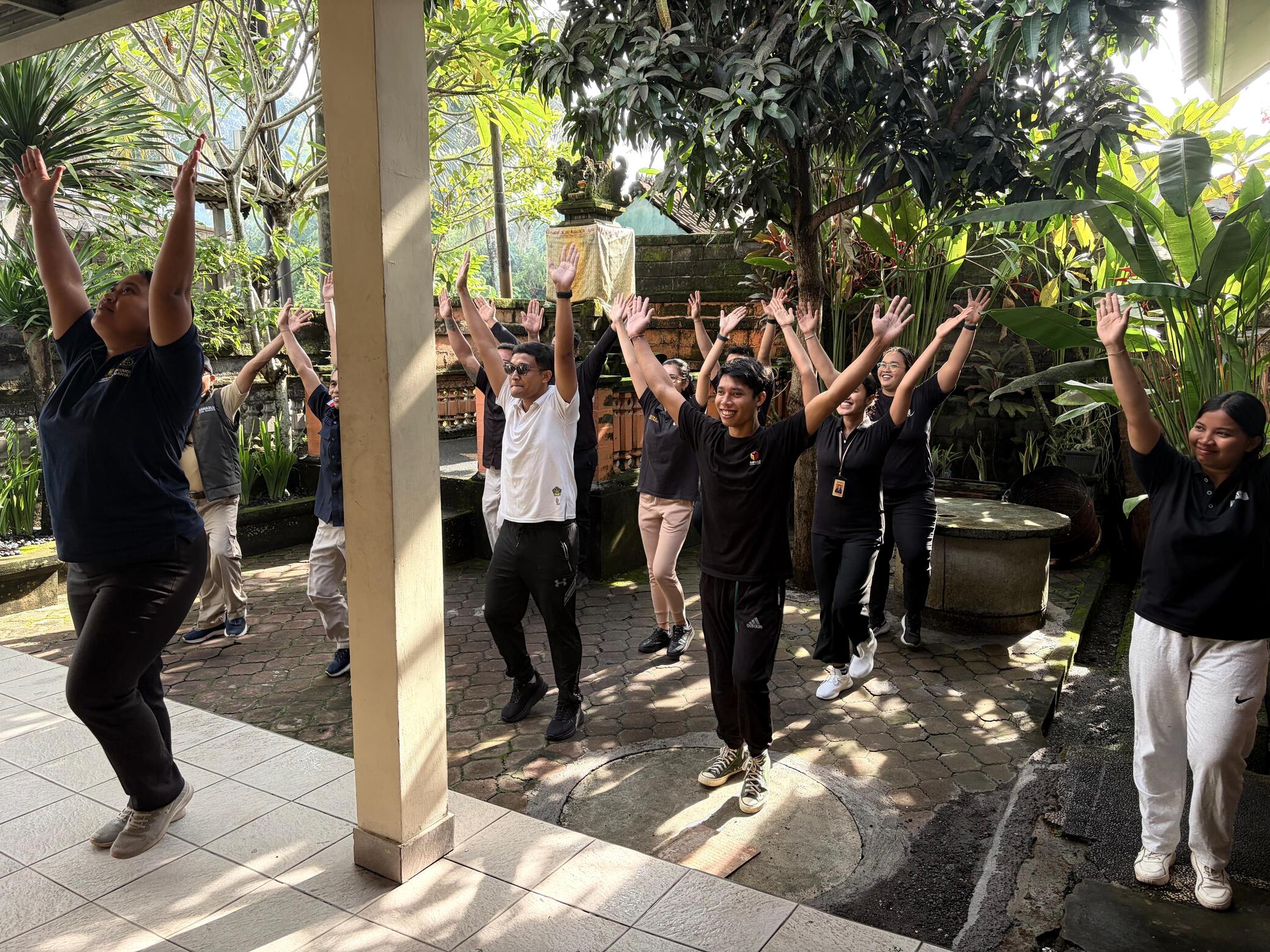 Bangun Energi Positif, Bawaslu Kabupaten Gianyar Awali Hari dengan Senam Bersama 