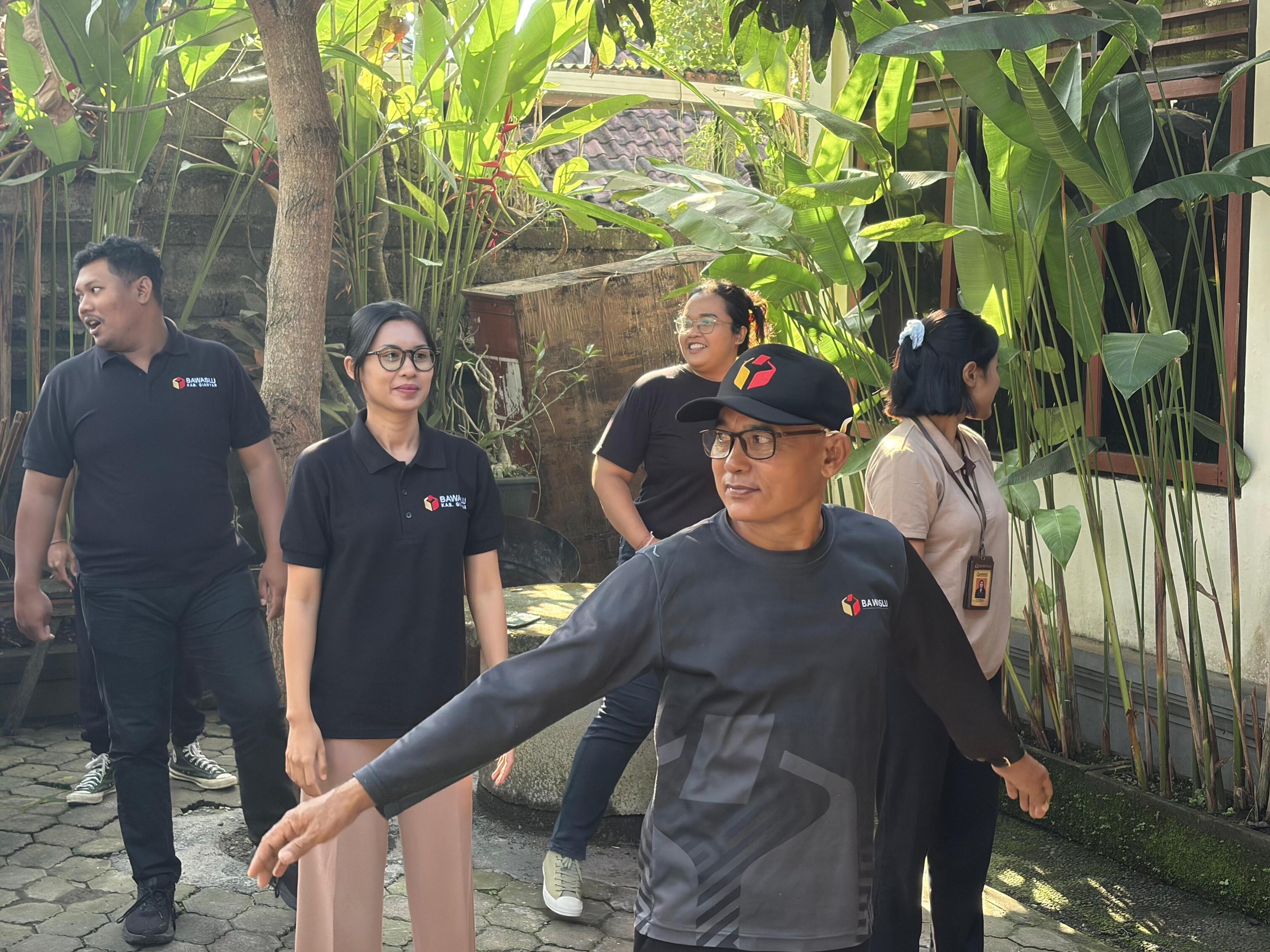 Gerakan Tubuh, Sehatkan Jiwa: Bawaslu Kabupaten Gianyar Bangun Kebersamaan Lewat Senam Bersama