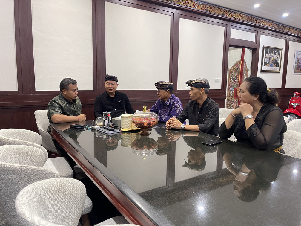 Bawaslu Gianyar dan Sekda Perkuat Sinergi, Netralitas ASN Jadi Sorotan Utama.