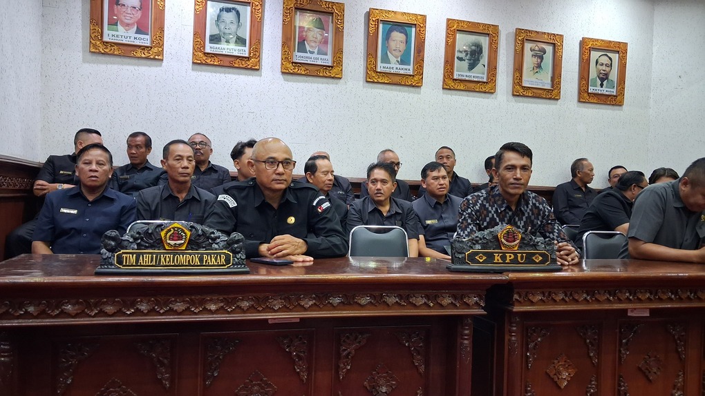 Ketua Bawaslu Kabupaten Gianyar Hadiri Rapat Paripurna Penyampaian LKPJ Bupati Gianyar Tahun Anggaran 2025