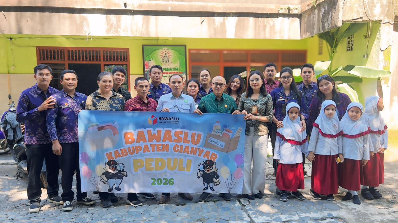 Senyum Anak Panti Jadi Saksi, Bawaslu Gianyar Tebar Kepedulian Tanpa Batas