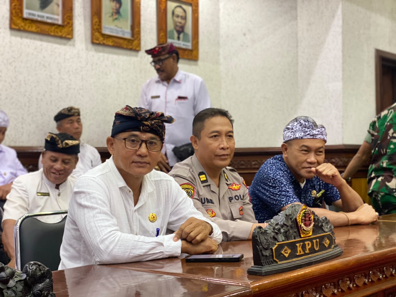 Ketua Bawaslu Gianyar Hadiri Paripurna Pertanggungjawaban APBD 2025.