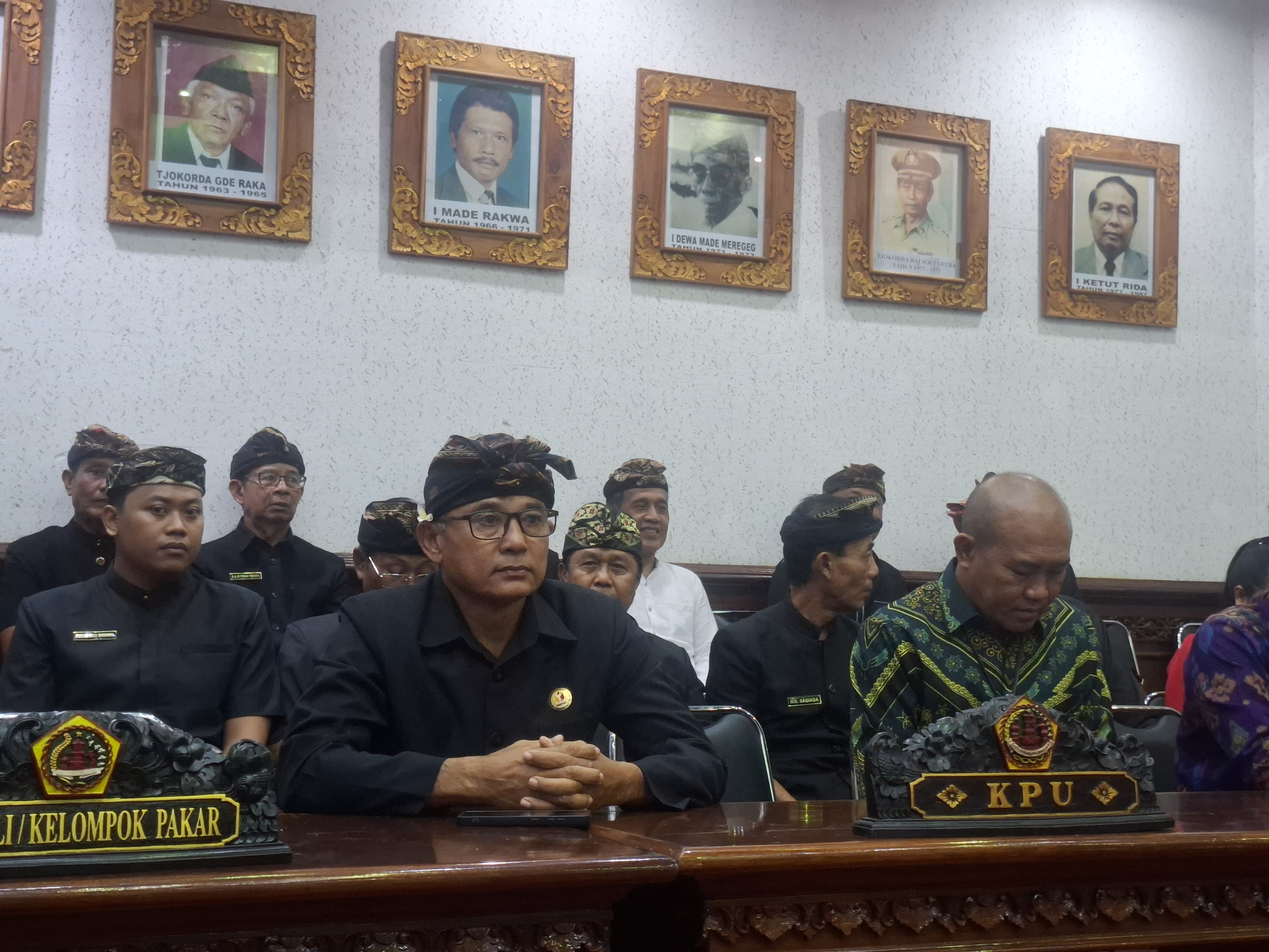 Sinergi Lintas Lembaga, Ketua Bawaslu Gianyar Hadiri Rapat Paripurna DPRD