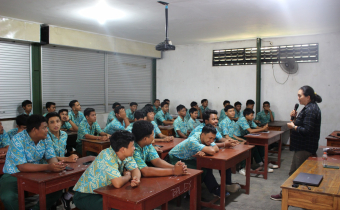 Sambangi Pemilih Pemula di Â SMK PGRI Blahbatuh, Bawaslu Gianyar semakin Gencar Berikan Sosialisasi tentang Kepemiluan