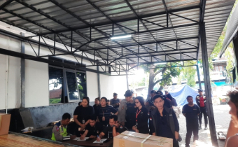 Pengawasan Pengiriman Surat Suara Calon DPR RI untuk Dapil Gianyar menuju gudang Logistik KPU Kabupaten Gianyar