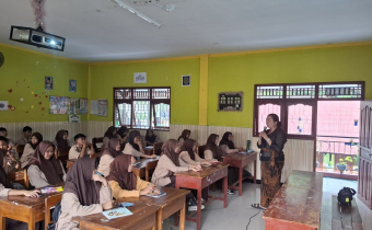 Paparkan Pentingnya Peran Generasi Muda Dalam Pemilu, Bawaslu Kabupaten Gianyar Datangi Madrasah 45 Gianyar.