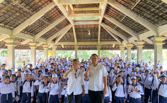Tanamkan Sadar Demokrasi Sejak Dini, Sutirta Bangun Semangat Kepemiluan di SMK Negeri 1 Tampaksiring