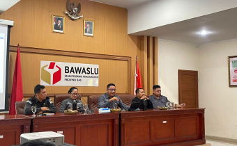 Finalisasi Buku Penanganan Pelanggaran, Bawaslu Kabupaten Gianyar Paparkan Kerja-Kerja Penanganan Pelanggaran Pada Pilkada Tahun 2024.
