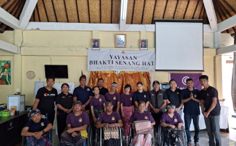 BAWASLU KABUPATEN GIANYAR BERBAGI KEPEDULIAN DI YAYASAN BHAKTI SENANG HATI DALAM RANGKA HUT BAWASLU KABUPATEN/KOTA KE-7