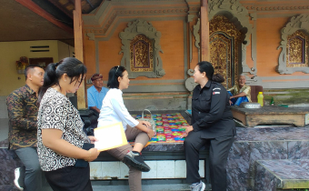 Pastikan Validitas Data Pemilih, Bawaslu Gianyar Kunjungi Pemilih Lanjut Usia Berusia 105 Tahun
