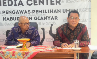 Bawaslu Gianyar Terima Supervisi Kepegawaian dari Bawaslu Provinsi Bali, Tekankan Kedisiplinan dan Penguatan SDM