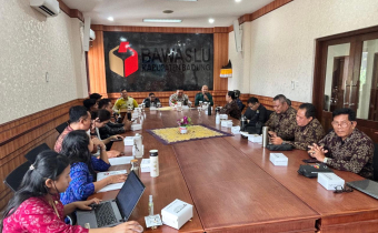 Bawaslu Gianyar Hadiri Rapat Finalisasi Laporan Sentra Gakkumdu Jelang Gakkumdu Award 2025