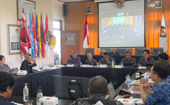 Bawaslu Gianyar Hadiri Forum Konsultasi Publik KPU Bahas Peningkatan Standar Pelayanan Publik
