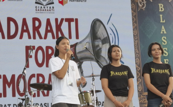 SADARAKTI Guncang Panggung BLASSERA Lewat Pendidikan Demokrasi.