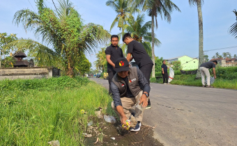 Dari Ruang Kerja hingga Jalan Raya, Bawaslu Gianyar Tebar Energi Positif.