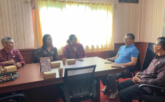 Merajut Sinergi Demokrasi, Bawaslu Gianyar Temui Kwarcab Pramuka.