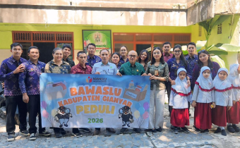 Senyum Anak Panti Jadi Saksi, Bawaslu Gianyar Tebar Kepedulian Tanpa Batas