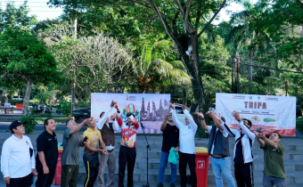 Jaga Alam dari Sampah, Bawaslu Bali Luncurkan Program JALA di Pantai Goa Lawah
