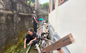 Bawaslu Gianyar Tunjukkan Aksi Nyata! Ubah Barang Bekas Menjadi Dekorasi Yang Berkelas.