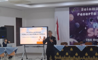 Cetak Pemilih Cerdas, Bawaslu Gianyar Sosialisasikan Hak Konstitusional kepada Pelajar