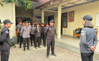 Mengawali Pekan dengan Komitmen, Bawaslu Gianyar Perkuat Disiplin untuk Pelayanan yang Berkualitas