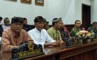 Sinergi untuk Pemerintahan Akuntabel, Ketua Bawaslu Gianyar Hadiri Paripurna DPRD