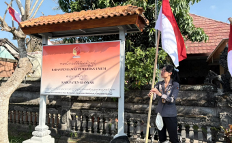 Merah Putih Berkibar di Bawaslu Gianyar, Semangat Kemerdekaan Menjadi Energi Pengabdian