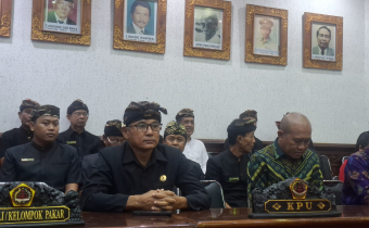 Sinergi Lintas Lembaga, Ketua Bawaslu Gianyar Hadiri Rapat Paripurna DPRD