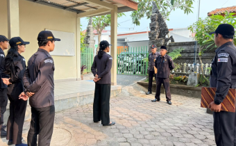 Tertib Administrasi, Tuntas Agenda: Pesan Tegas Hartawan dalam Apel Bawaslu Gianyar